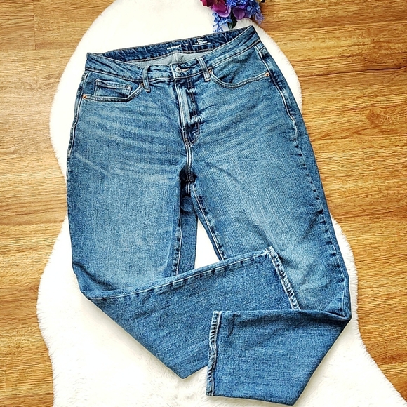 Old Navy High Rise Mom Jeans - Picture 1 of 8